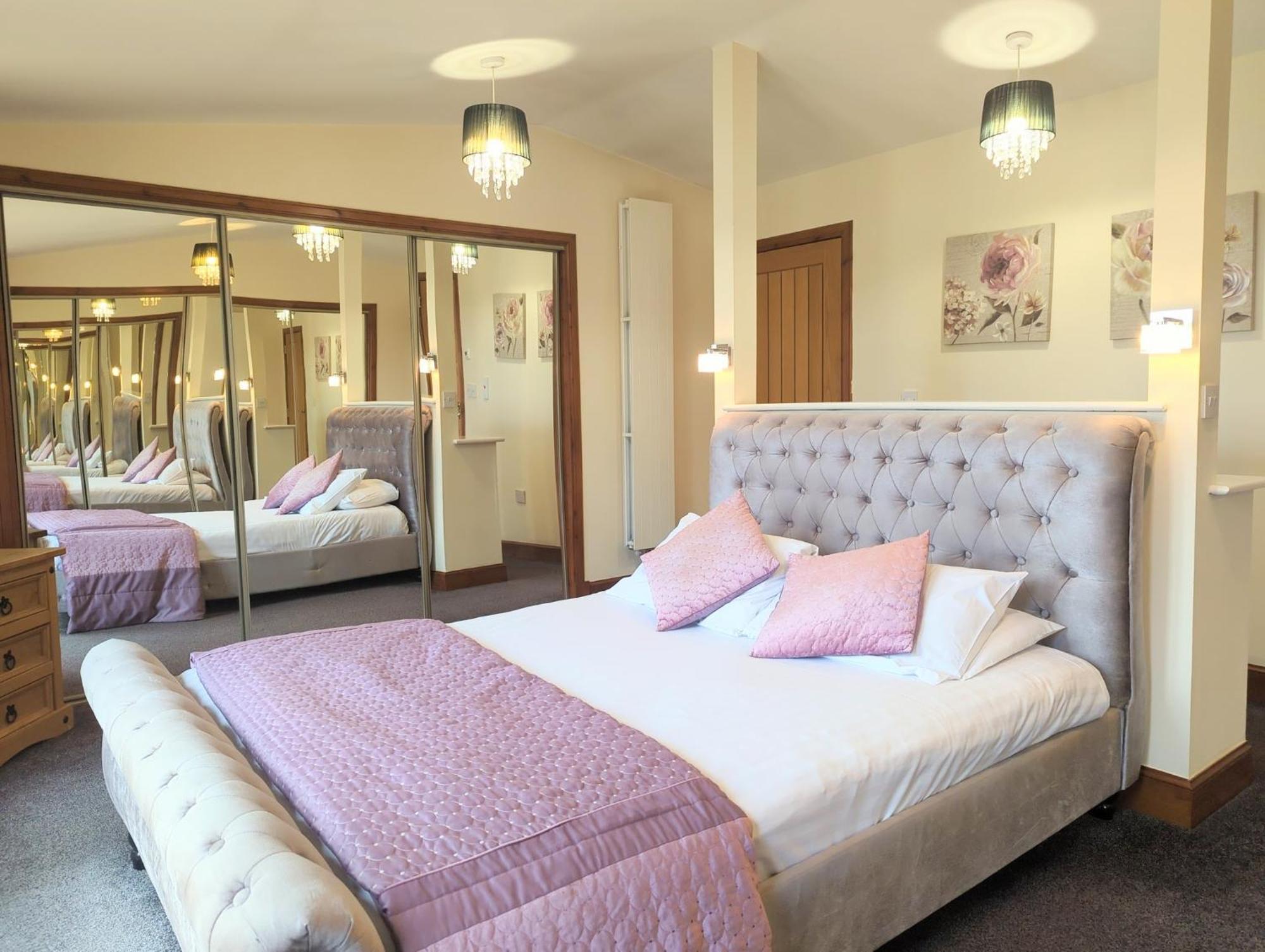 Torridon 1 With Private Hot Tub - Fife - Loch Leven - Lomond Hills- Pet Friendly Villa Kelty ภายนอก รูปภาพ