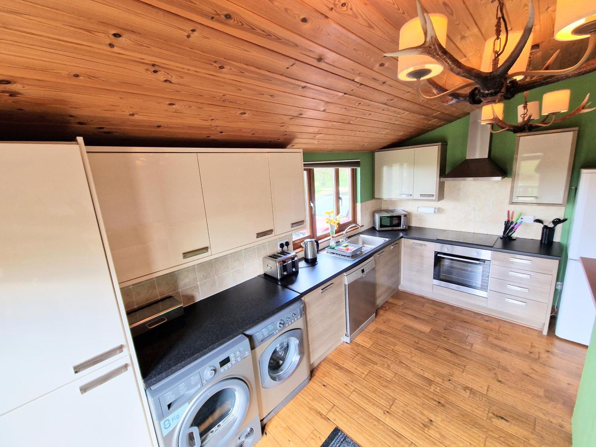 Torridon 1 With Private Hot Tub - Fife - Loch Leven - Lomond Hills- Pet Friendly Villa Kelty ภายนอก รูปภาพ