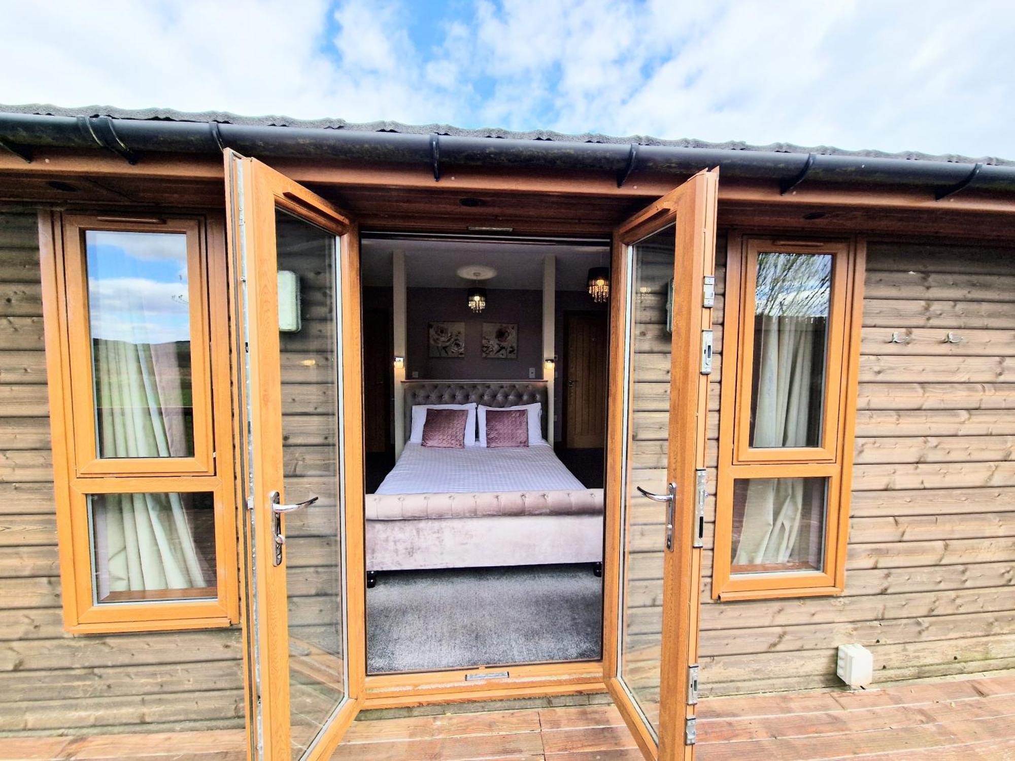 Torridon 1 With Private Hot Tub - Fife - Loch Leven - Lomond Hills- Pet Friendly Villa Kelty ภายนอก รูปภาพ