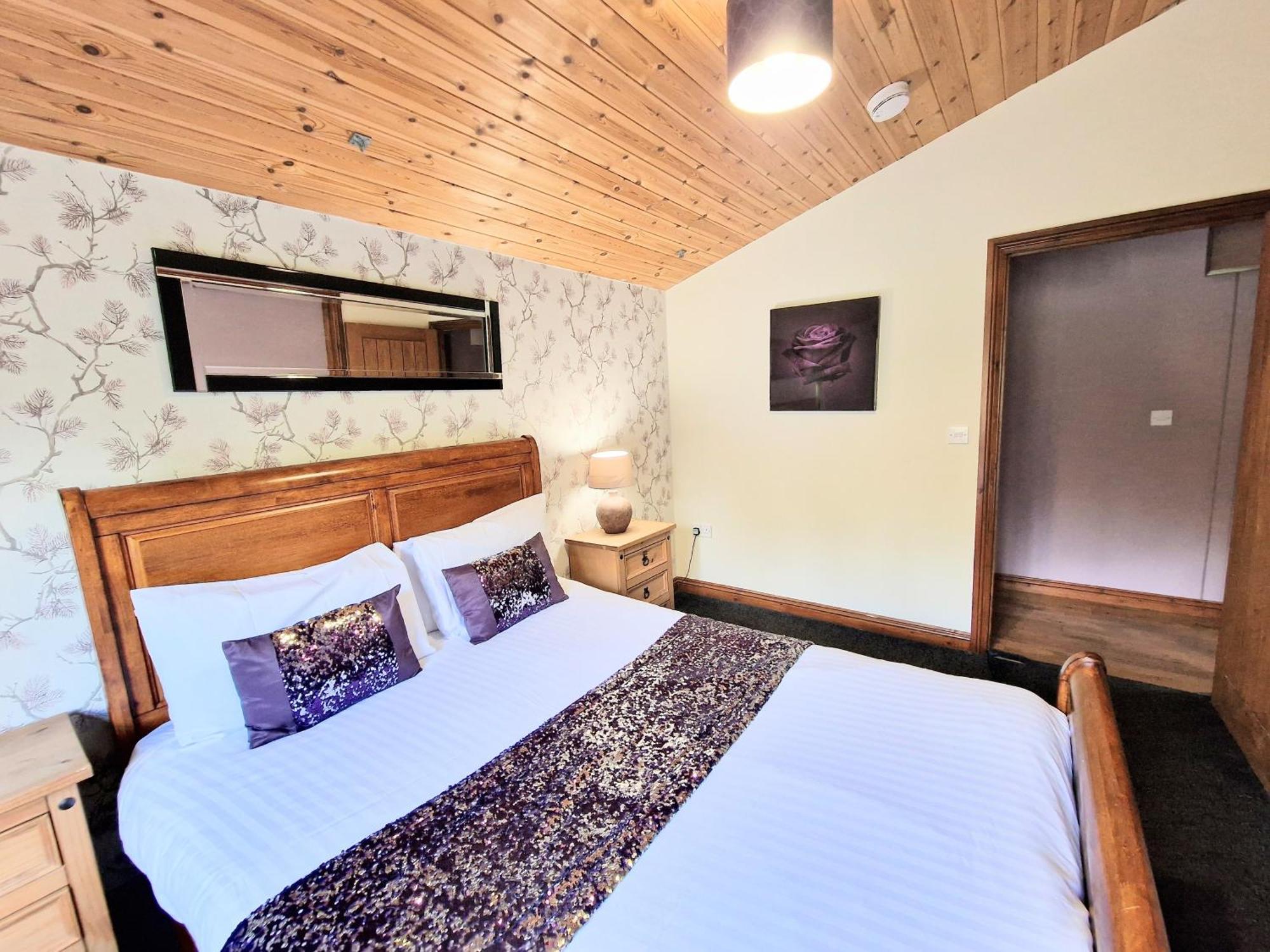 Torridon 1 With Private Hot Tub - Fife - Loch Leven - Lomond Hills- Pet Friendly Villa Kelty ภายนอก รูปภาพ